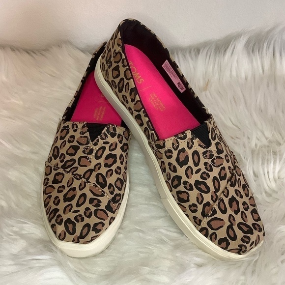 NWOB Toms Alpargata Leopard Canvas Slip-Ons Sz-7 - Picture 1 of 7